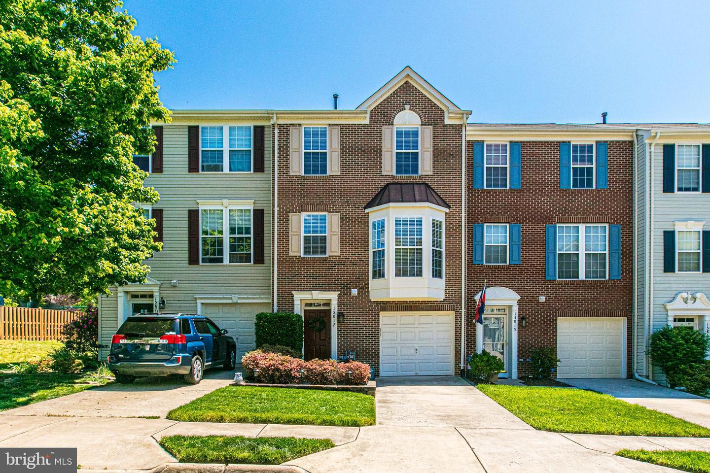 Property Photo: 15817 Bobolink Drive VA 22191