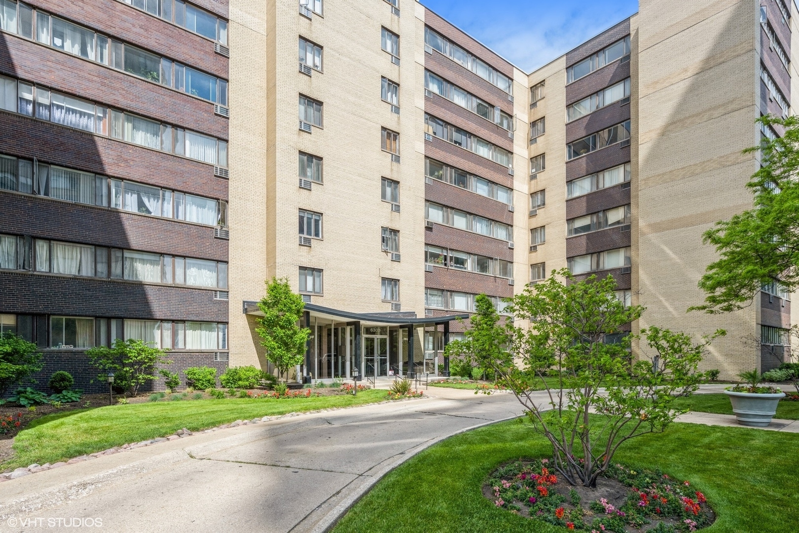 Property Photo:  6300 N Sheridan Road 707  IL 60660 