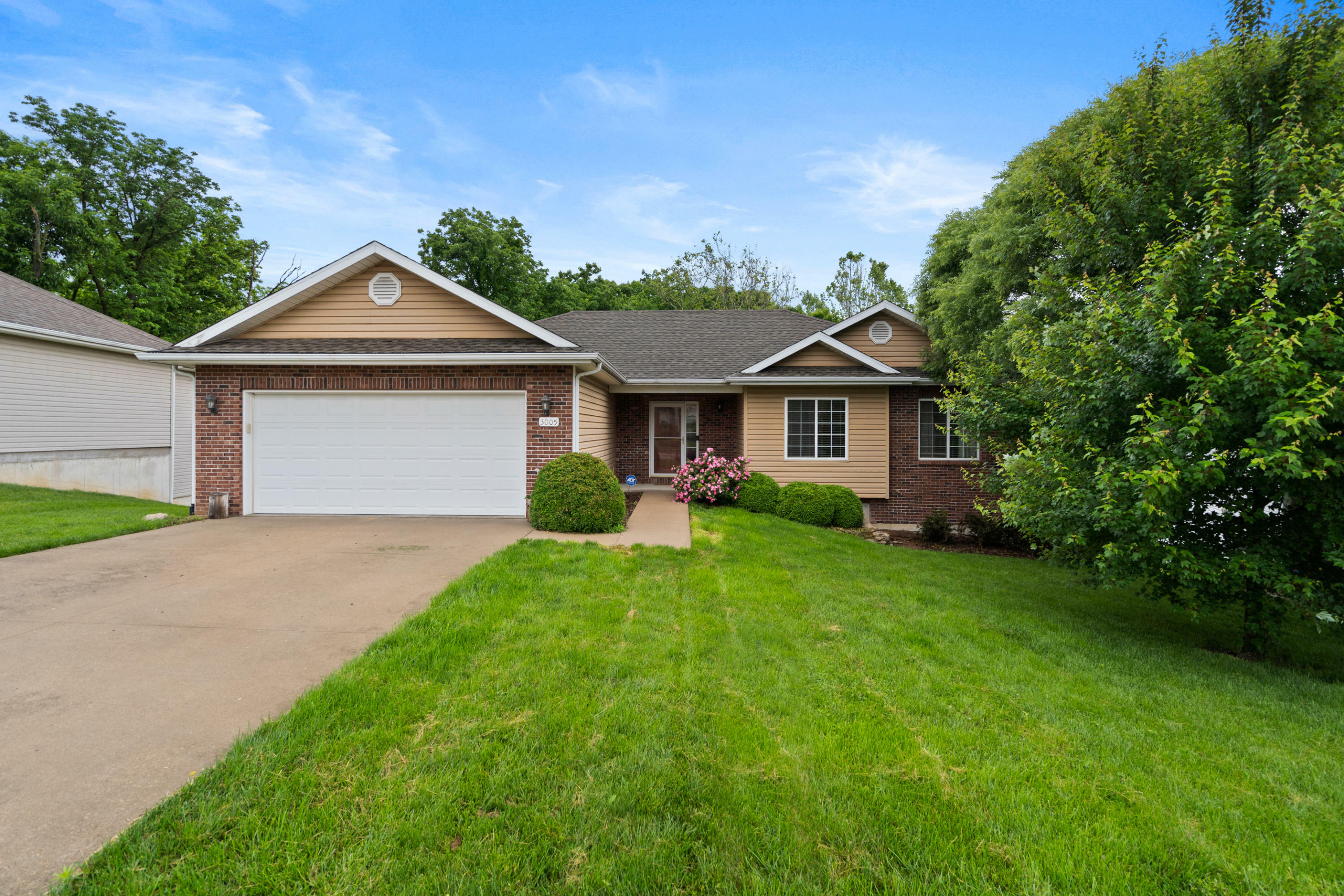 Property Photo:  3005 Abbeywood Dr  MO 65202 