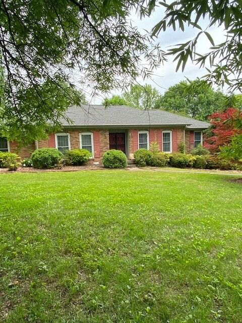 Property Photo:  315 Draper Cir  TN 37072 