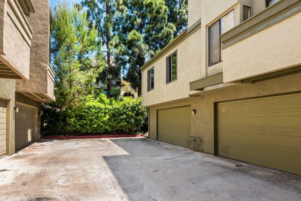 Property Photo:  3236 Caminito Eastbluff 77  CA 92037 