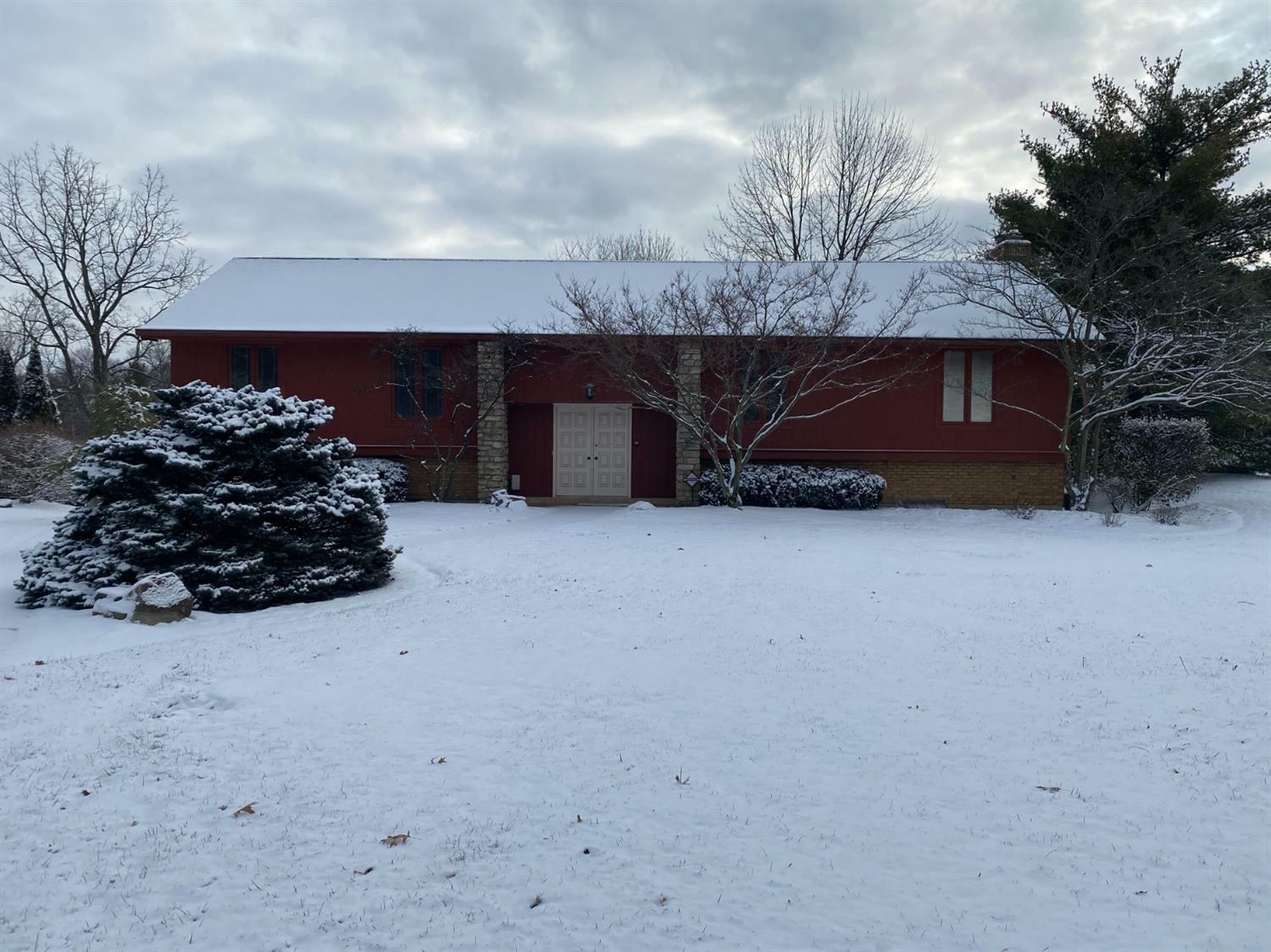 Property Photo: 5852 Countryhills Dr OH 45233