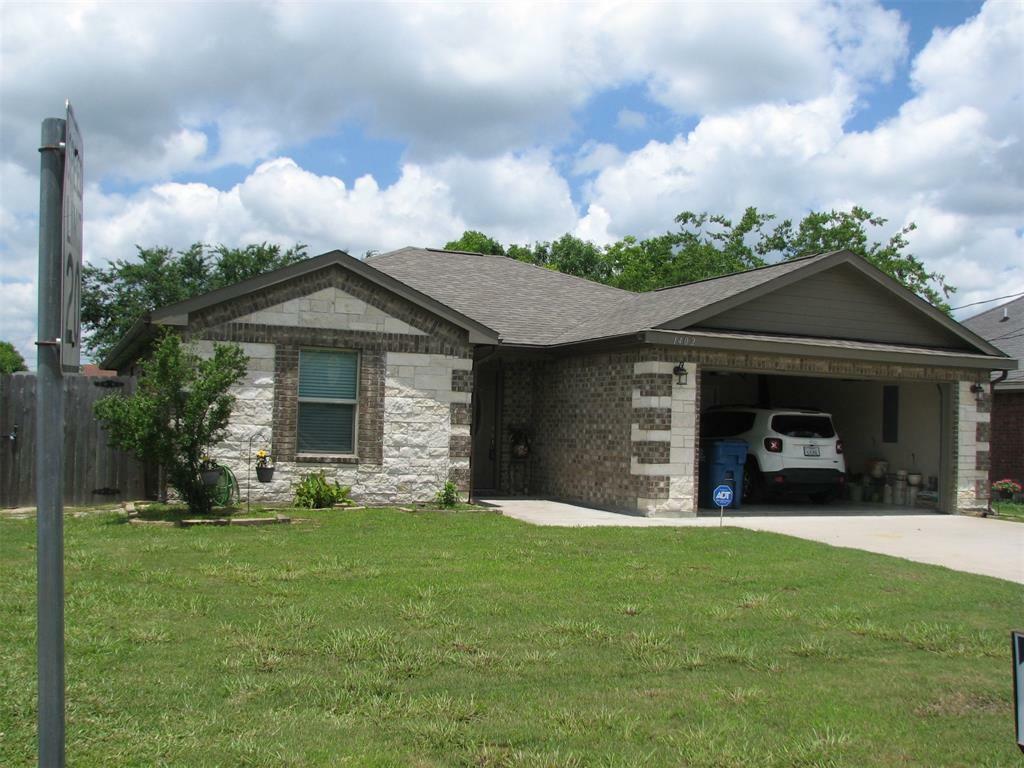 Property Photo:  1402 Melody Circle  TX 75142 