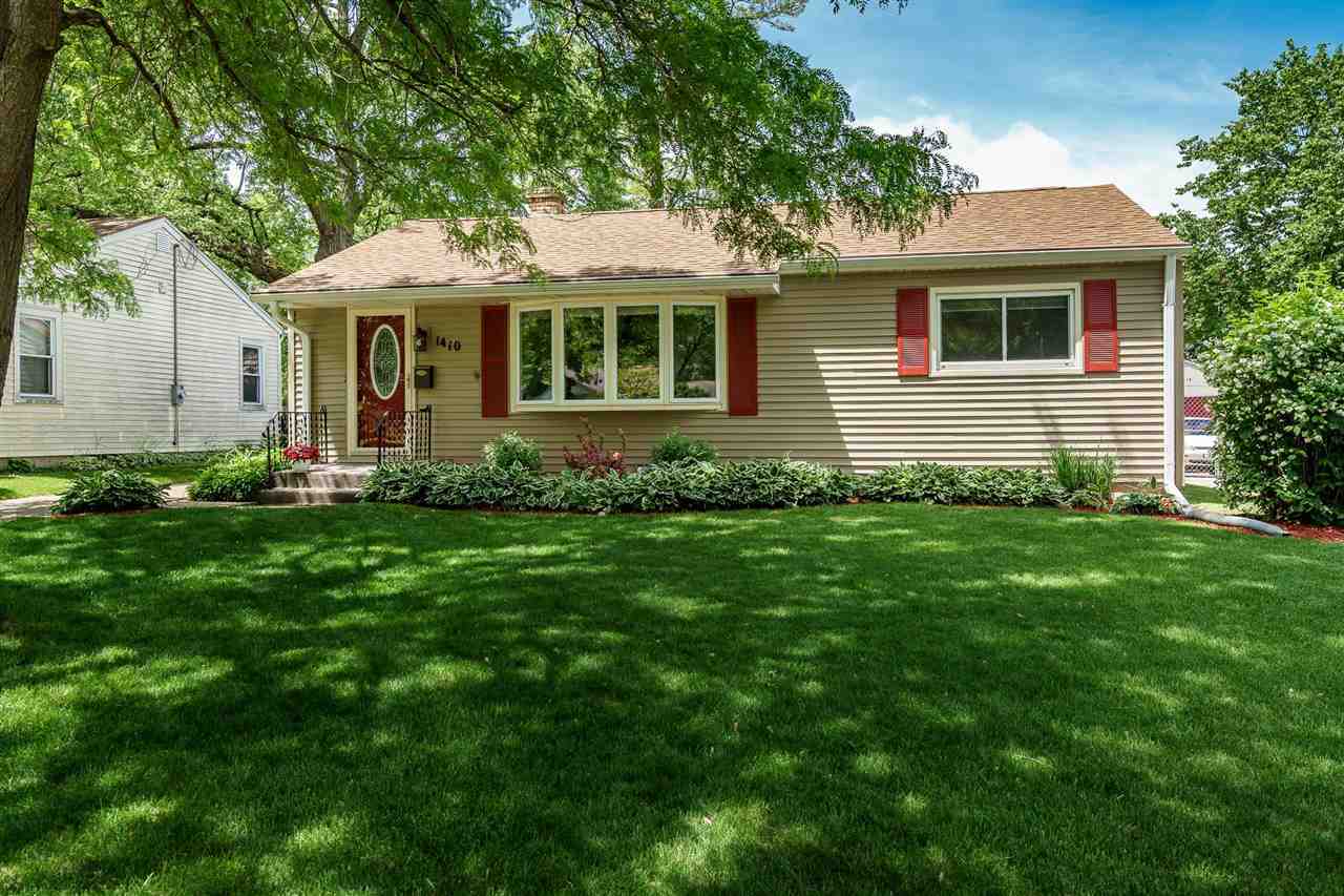 Property Photo:  1410 Roncevalles Avenue  IL 61107 