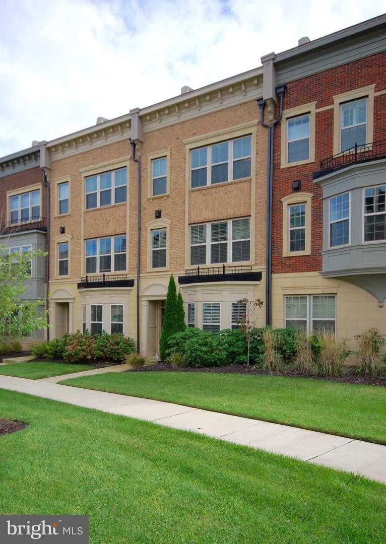 Property Photo:  802 Admirals Way 300  MD 20745 