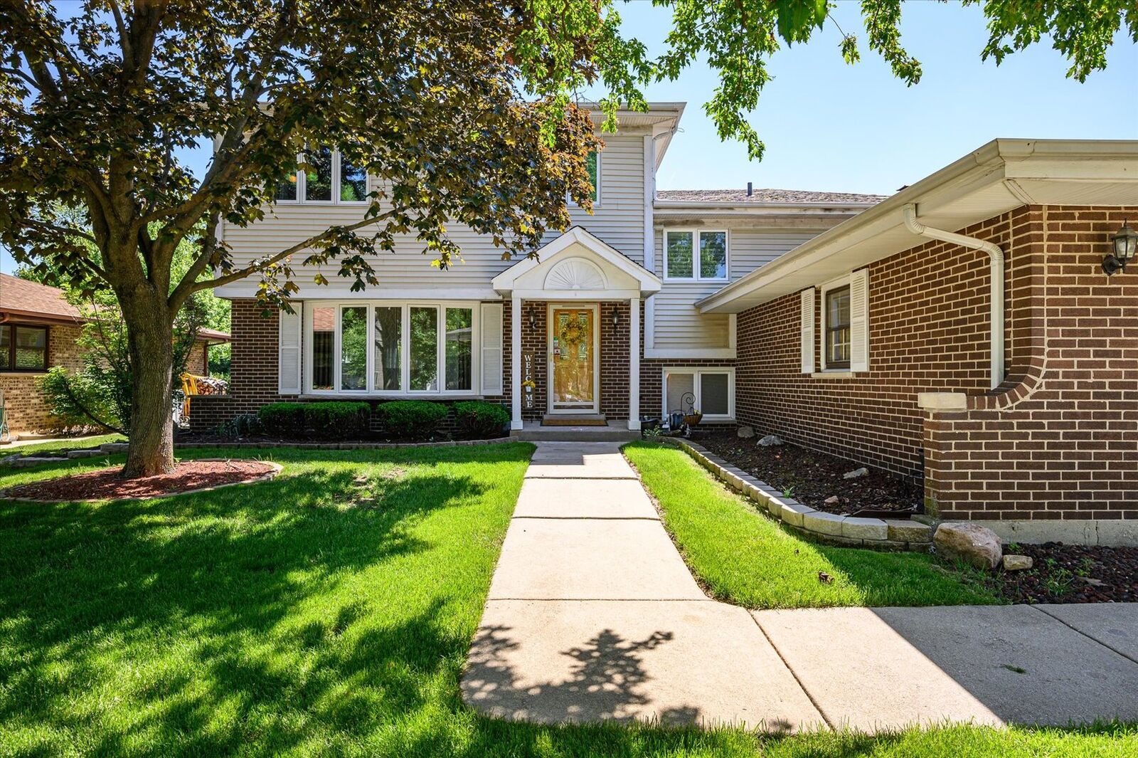 Property Photo: 8105 Arrow Lane IL 60561