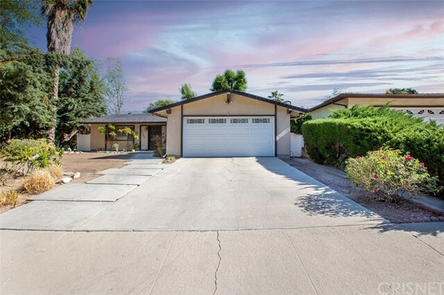 Property Photo:  23800 Northwoods View Road  CA 91307 