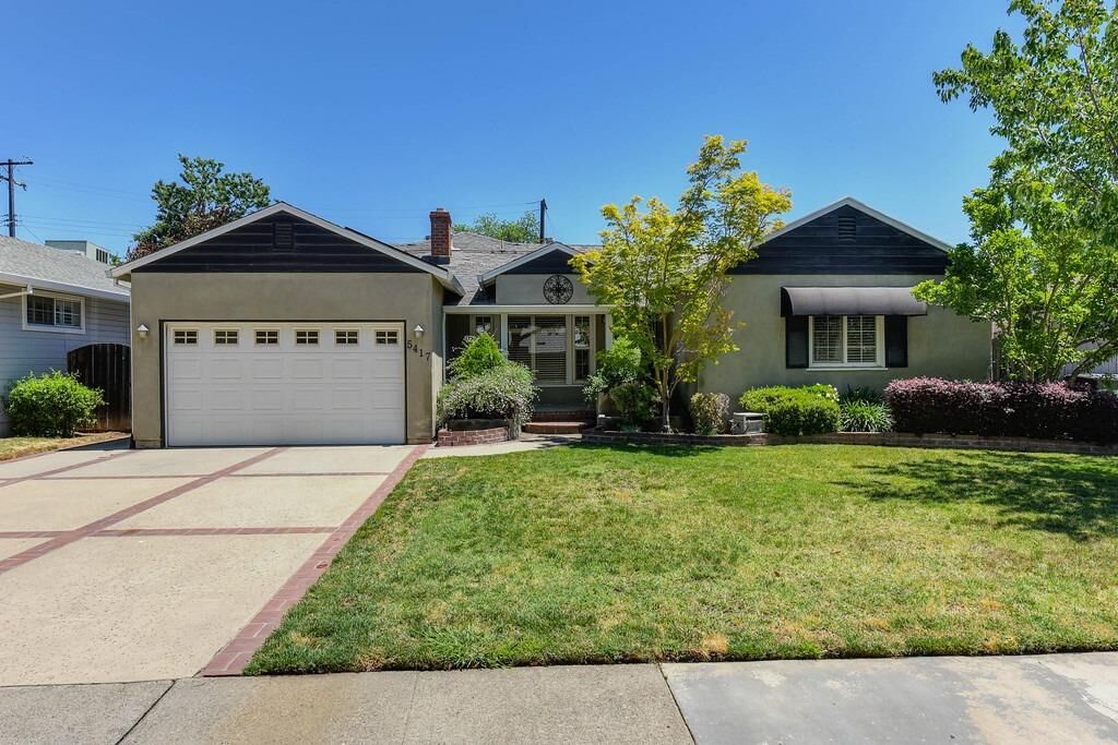 Property Photo: 5417 Rosita Way CA 95822