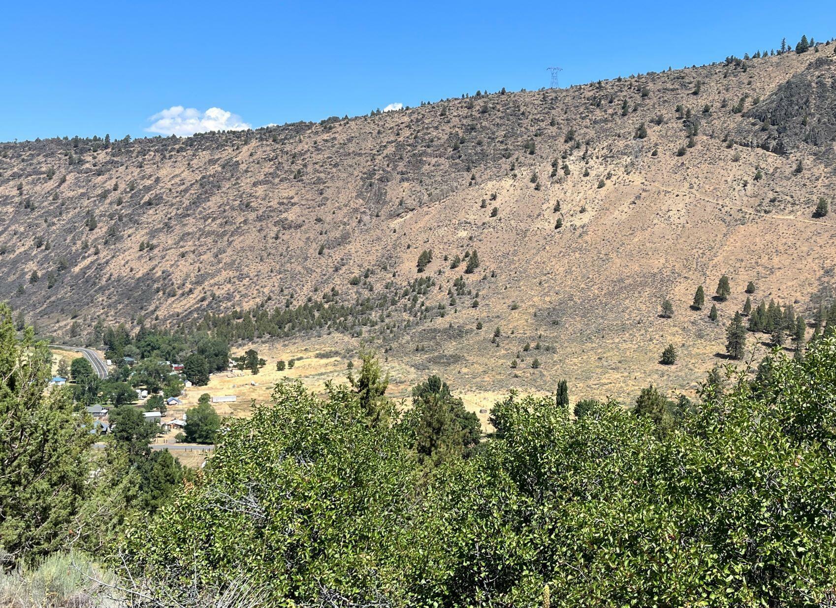 Property Photo:  Lot 8 Peregrine Heights  OR 97601 