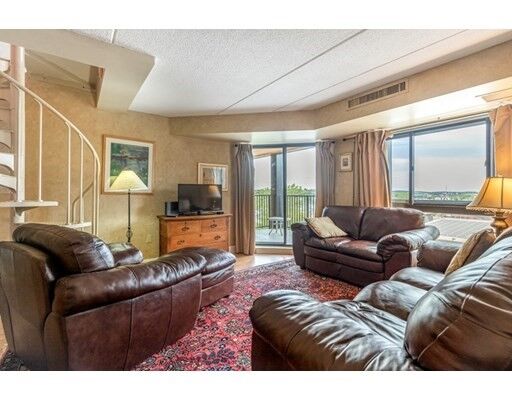 Property Photo:  60 Rantoul Street 708  MA 01915 