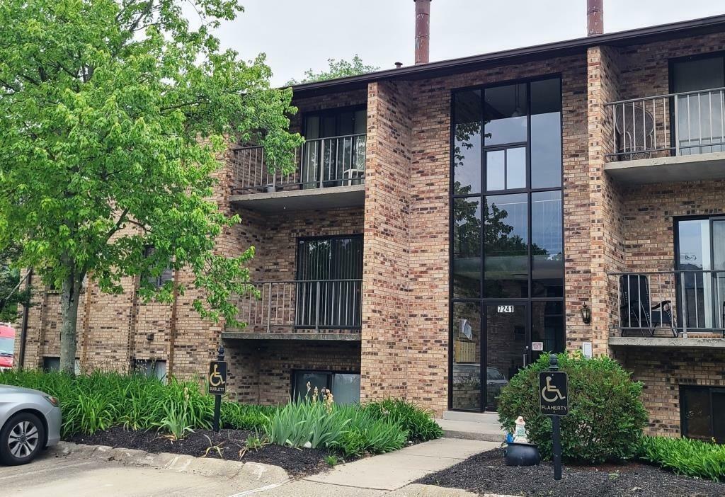 Property Photo: 7241 Creekview Dr 10 OH 45247