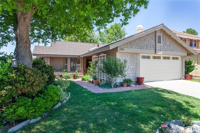 Property Photo:  23657 Maricio Drive  CA 91355 