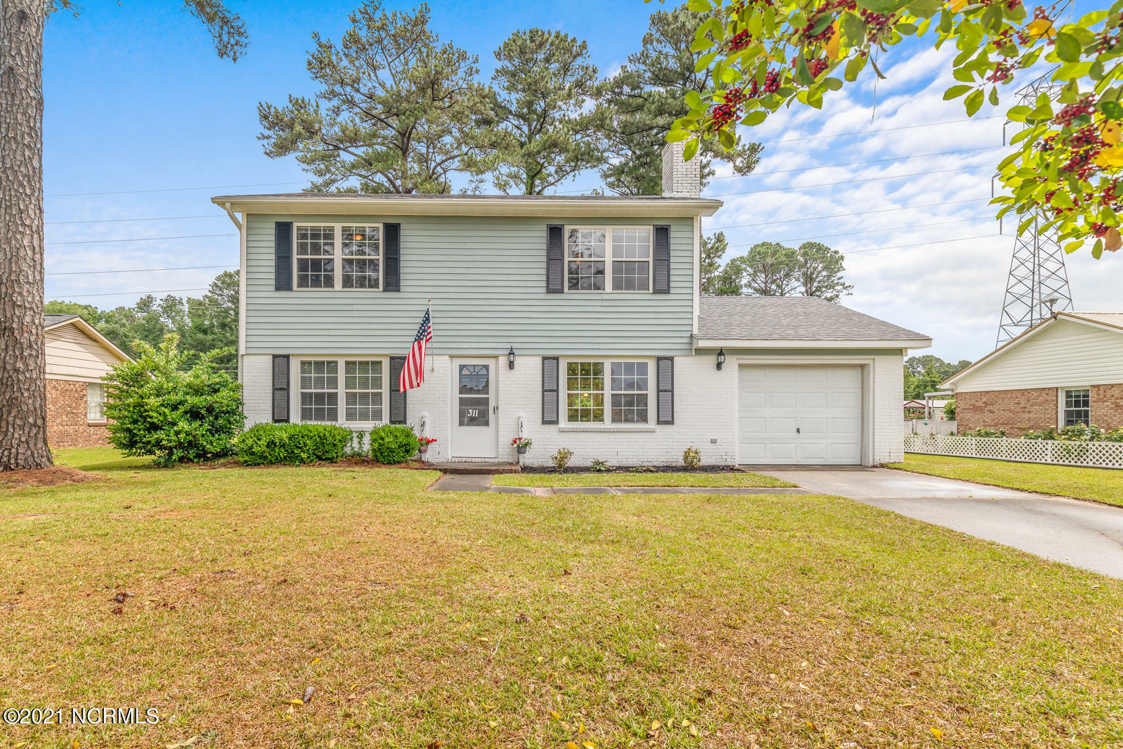 Property Photo:  311 Greenbriar Drive  NC 28546 