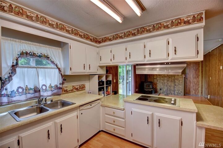 Property Photo: 4503 36th Ct SE WA 98503