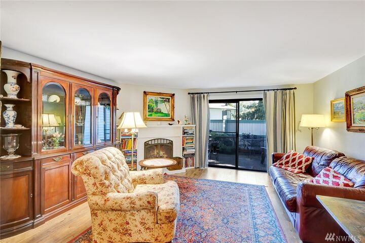 Property Photo: 31844 18th Ave SW B WA 98023