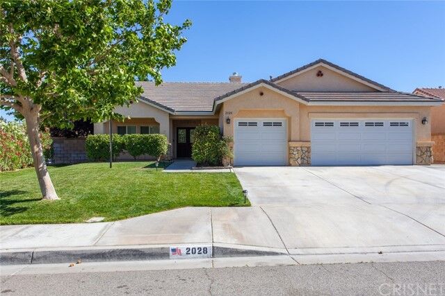 Property Photo: 2028 Kalliope Avenue CA 93536