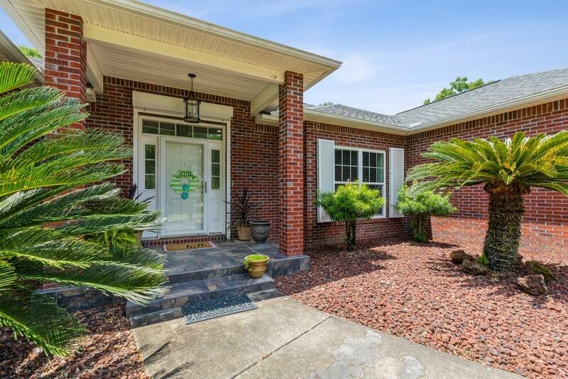 Property Photo: 6020 Donald Guy Road FL 32539