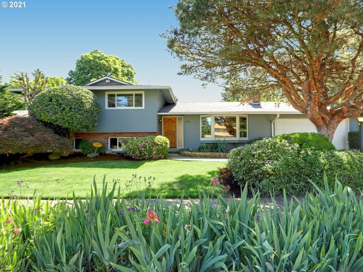 3718 SE 151st Ave  Portland OR 97236 photo