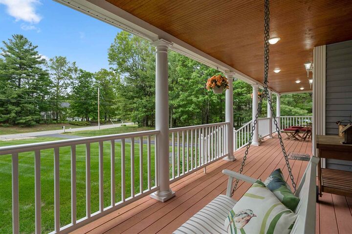 Property Photo:  24 Laurel Crest Drive  NH 03033 