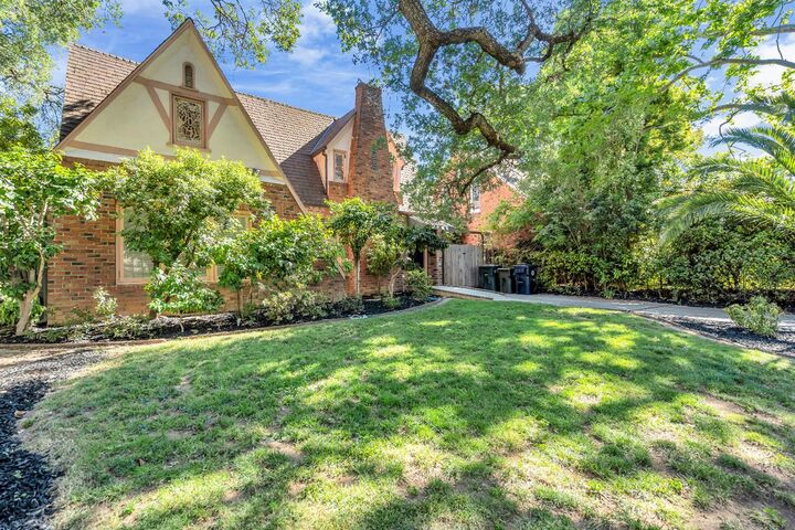 2632 4th Avenue  Sacramento CA 95818 photo