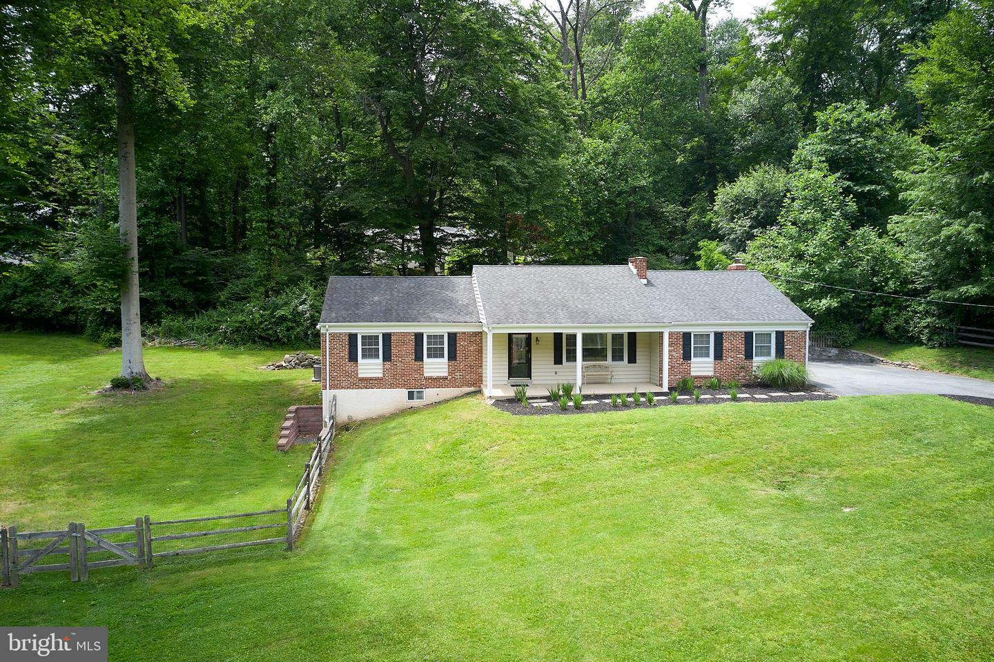 Property Photo:  32 Winding Way  PA 19342 