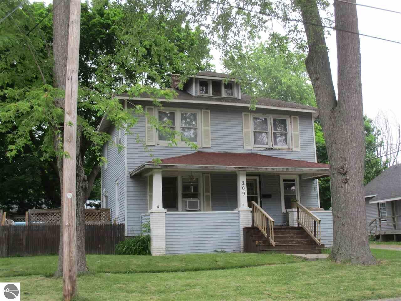 Property Photo: 209 Walnut Street MI 48801