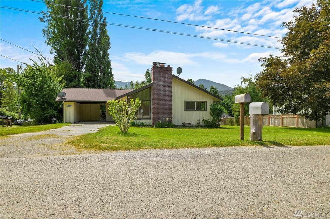 Property Photo:  45242 Duffy St  WA 98237 