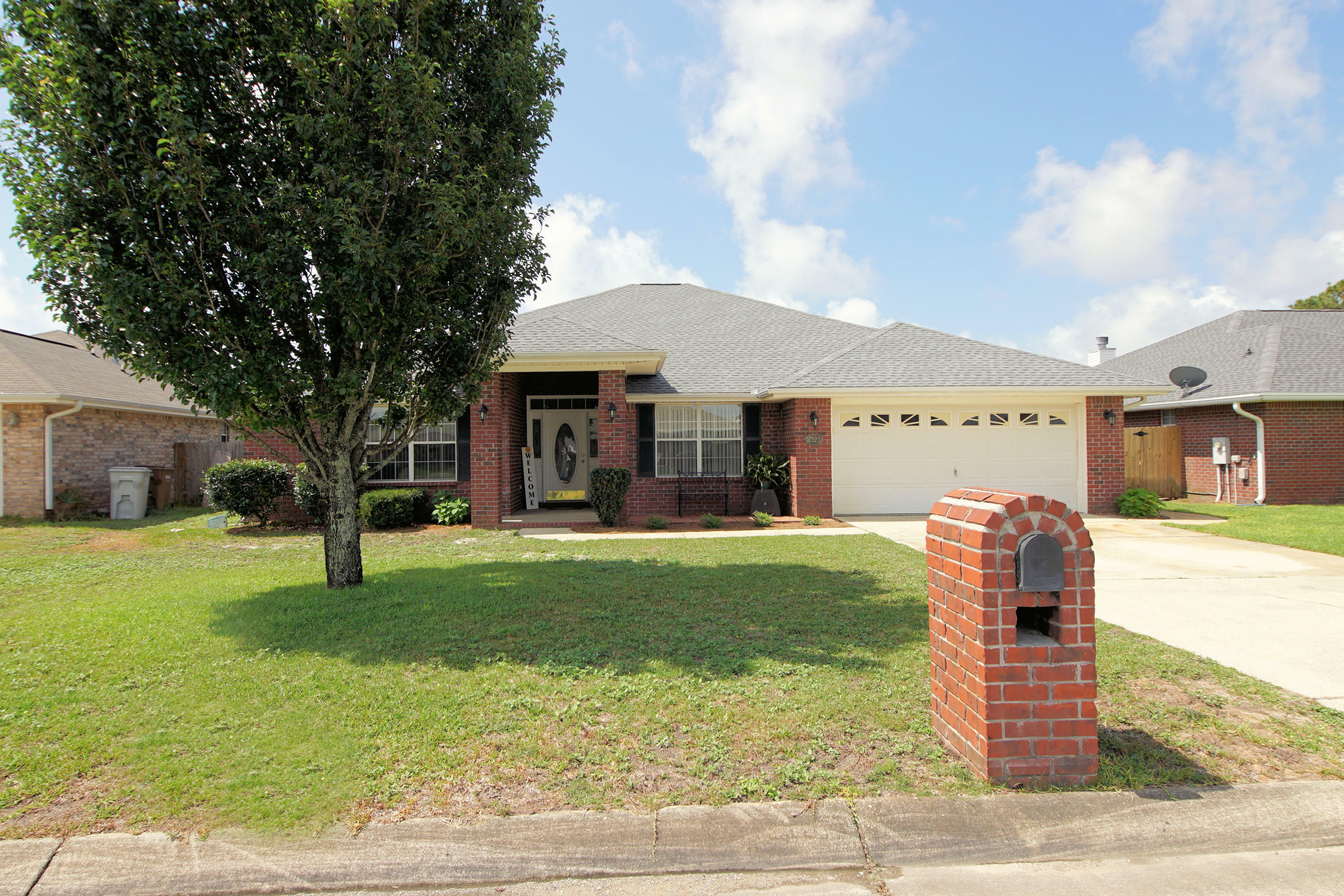 Property Photo:  2323 Heritage Circle  FL 32566 