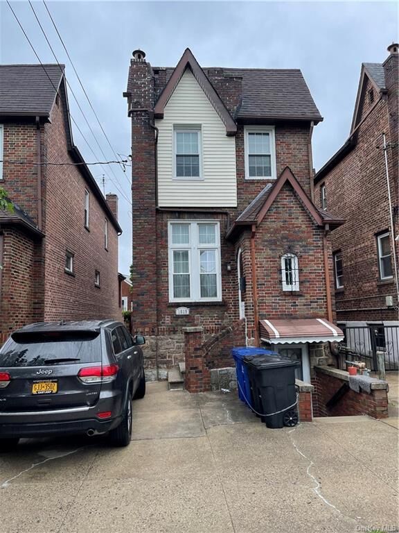 1619 Radcliff Avenue  Bronx NY 10462 photo