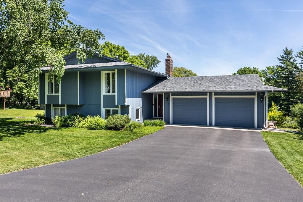 Property Photo: 16180 Hillcrest Lane MN 55346
