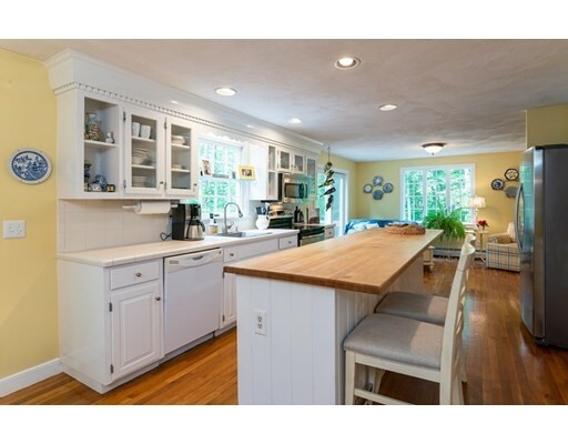 Property Photo:  240 Abbott St  MA 01845 