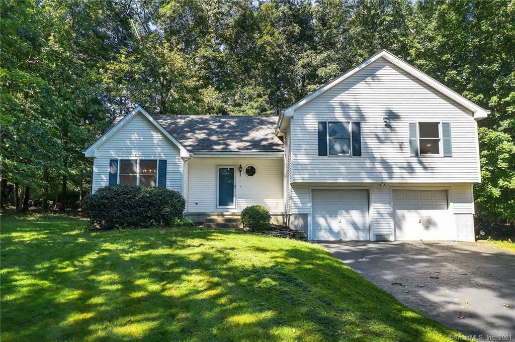 Property Photo:  18 Meadowview Lane  CT 06360 