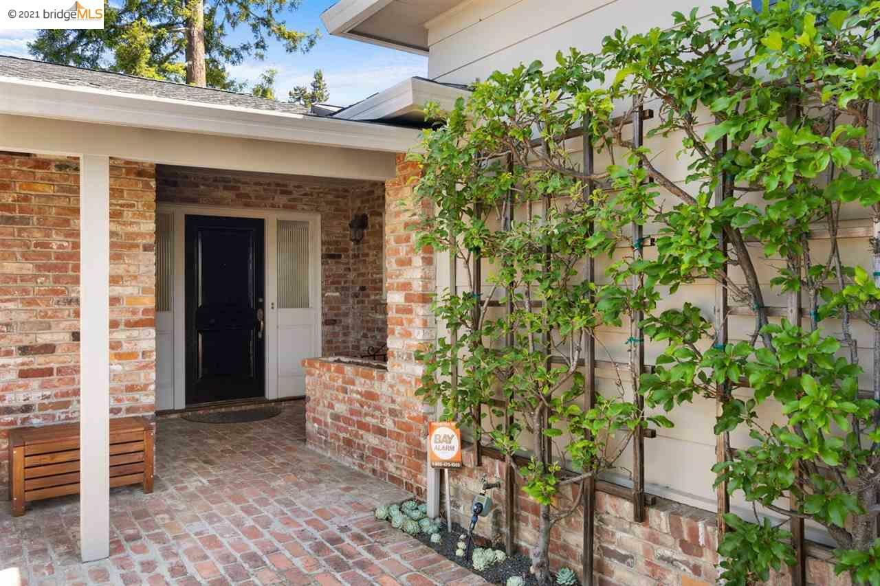 Property Photo:  20 Wyngaard Ave  CA 94611 