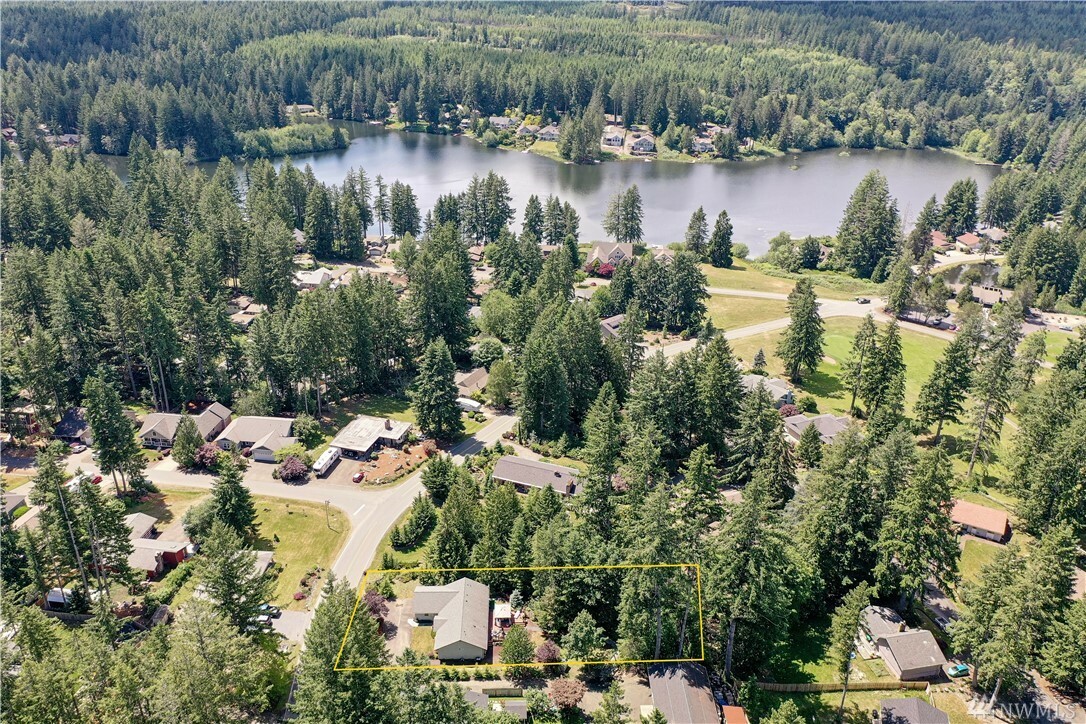 Property Photo:  440 E Lakeland Dr  WA 98524 