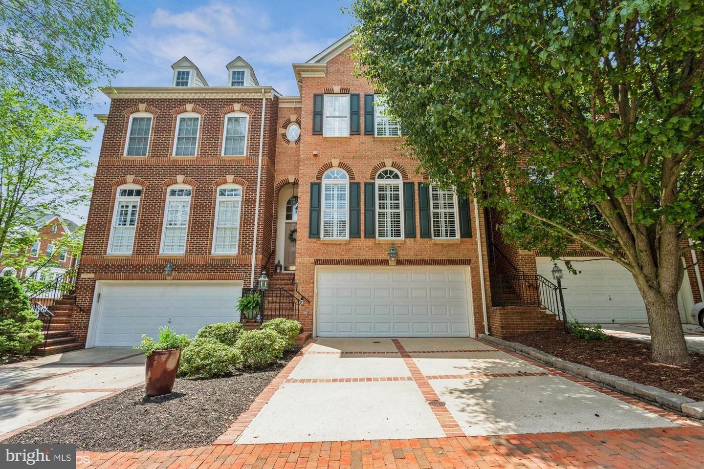 Property Photo: 18539 Perdido Bay Terrace VA 20176