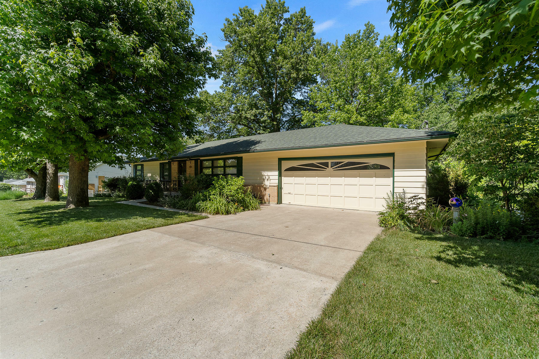 Property Photo:  1513 Forest Ave  MO 65251 