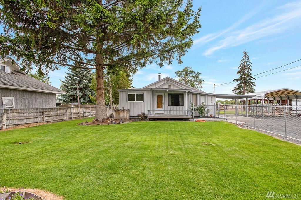 Property Photo:  3202 Arrow St NE  WA 98837 