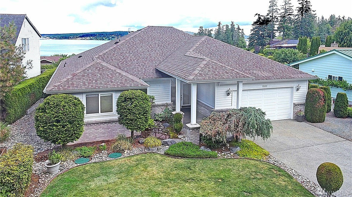 Property Photo:  1033 N Sunset Dr  WA 98282 