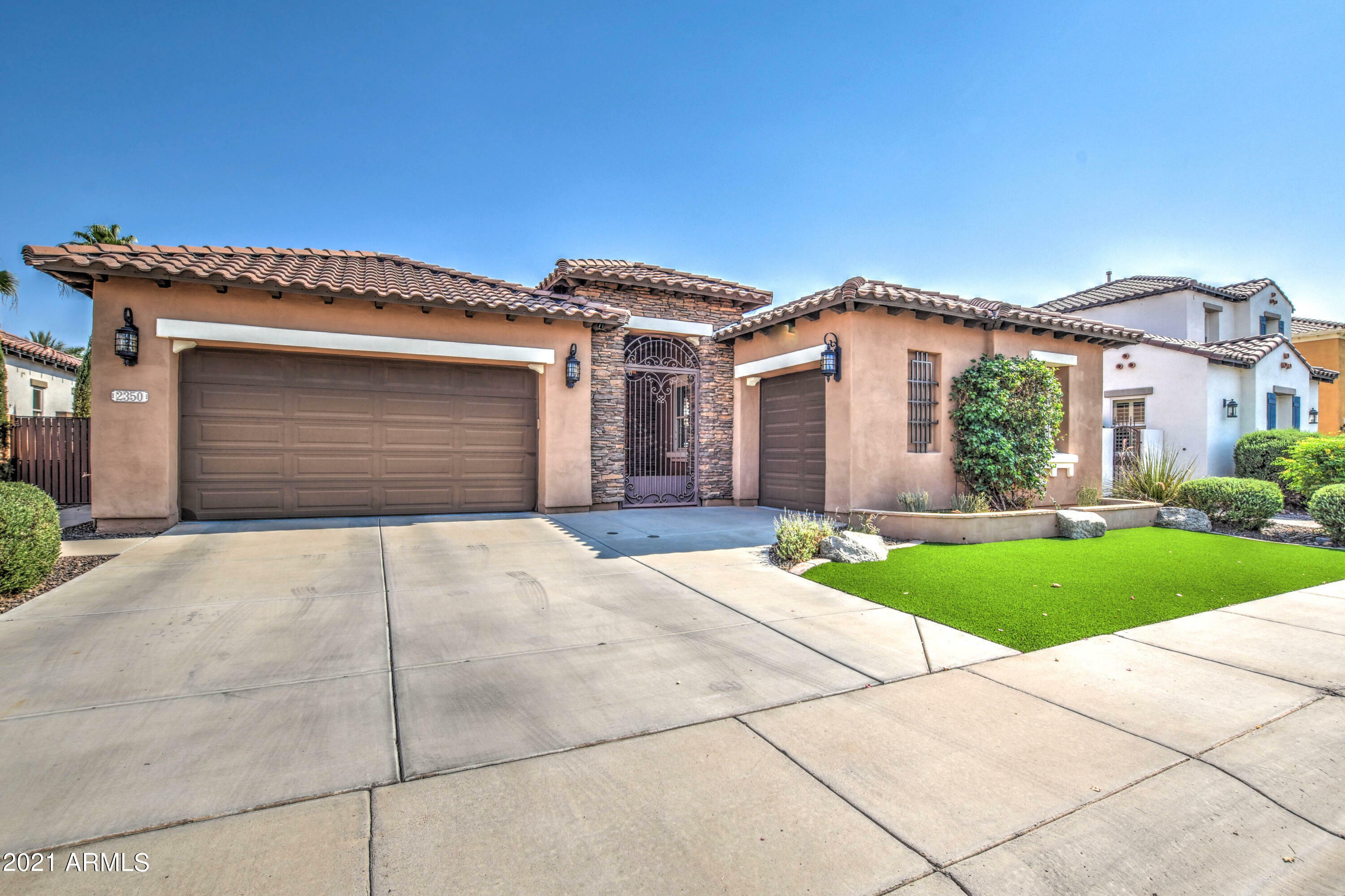 Property Photo:  2350 E Azalea Drive  AZ 85286 