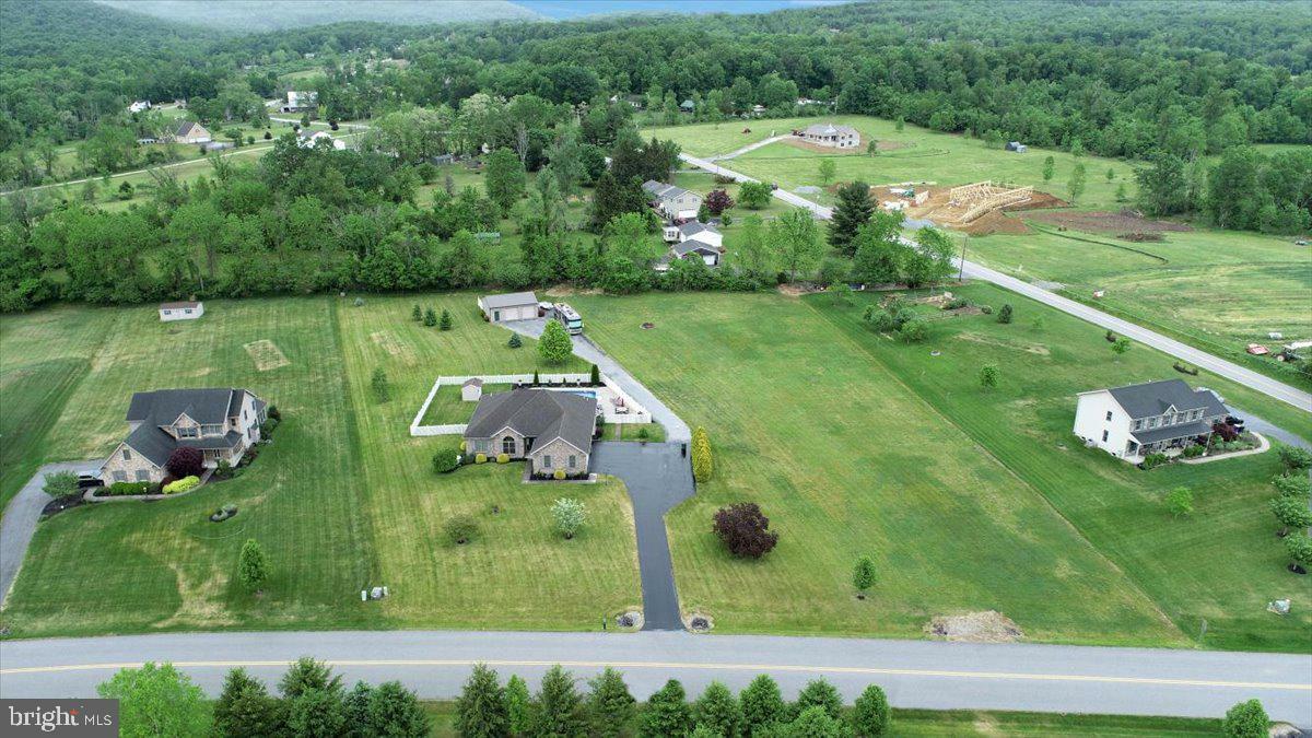 Property Photo: 211 Lily Court PA 17365