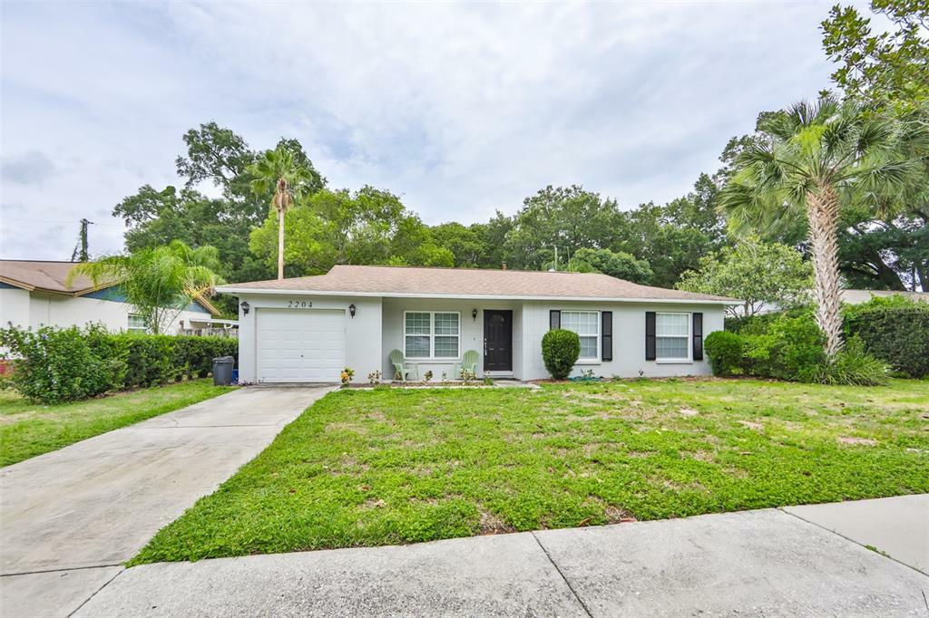 Property Photo:  2204 Margaret Elaine Avenue  FL 33584 