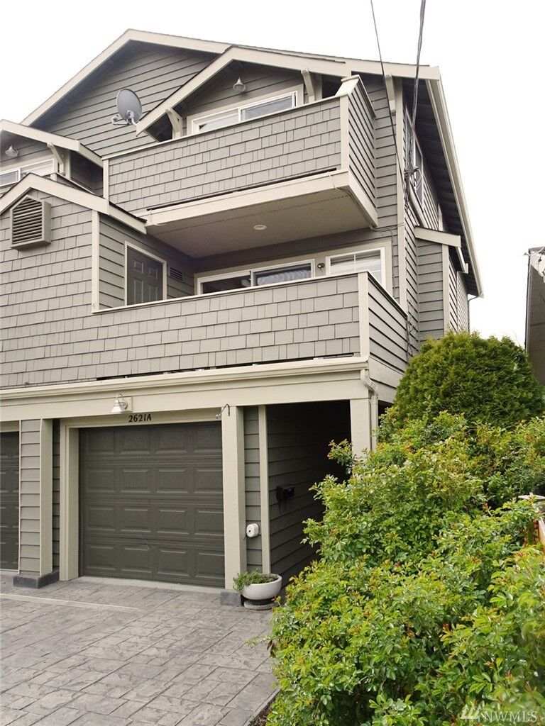 Property Photo: 2621 Marine Ave SW A WA 98116