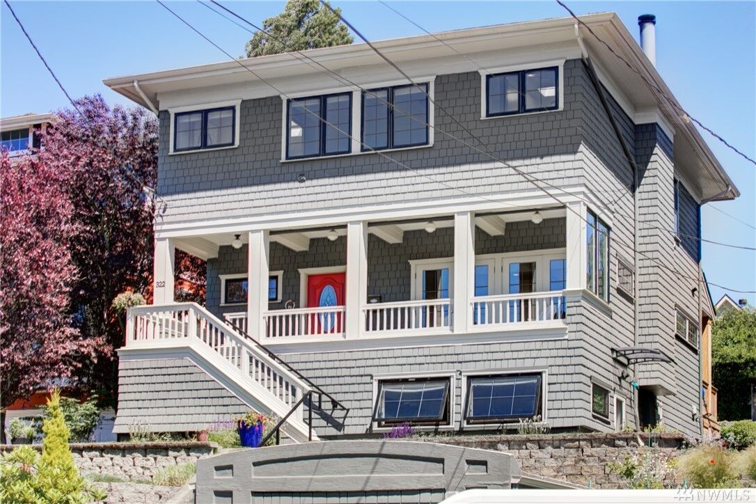 Property Photo:  322 16th Ave  WA 98122 