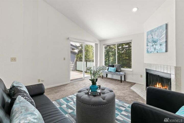 Property Photo:  2515 NE 4th St 532  WA 98056