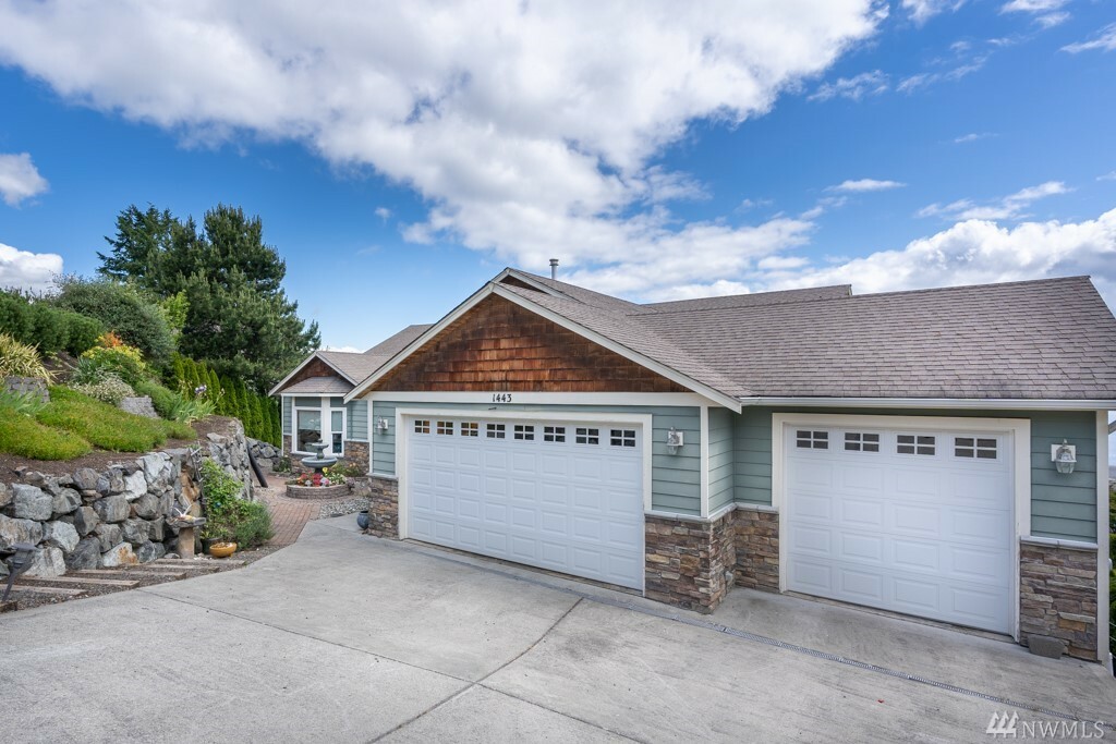 Property Photo:  1443 Sloan Place  WA 98282 