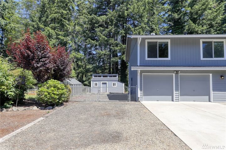 Property Photo:  2826 NE Fernwood Ct  WA 98310 