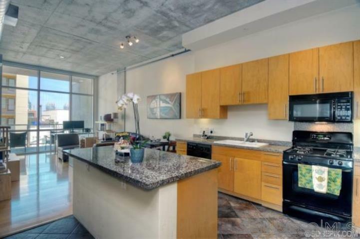 Property Photo:  1025 Island Ave 403  CA 92101 