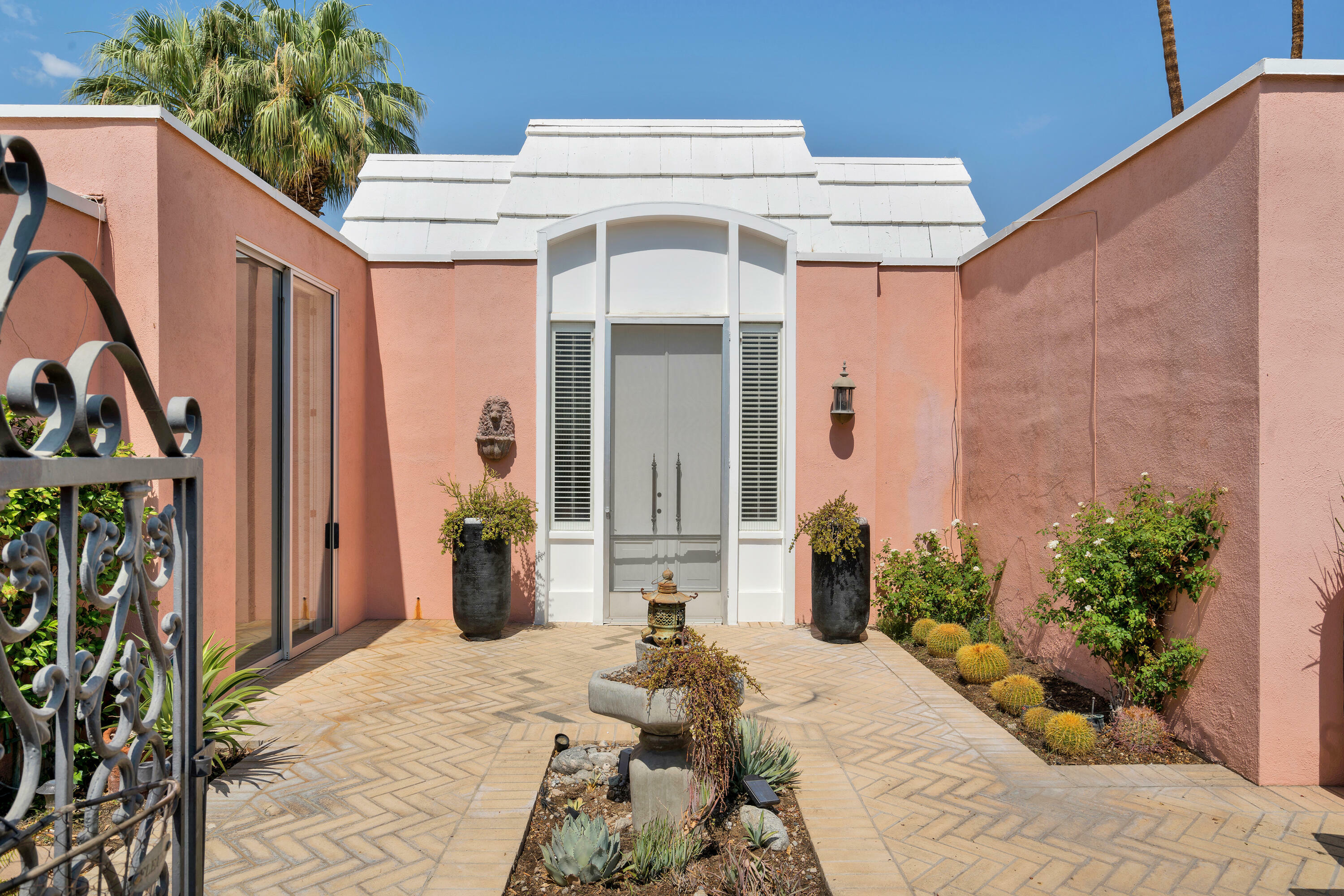 Property Photo: 47491 Marrakesh Drive CA 92260