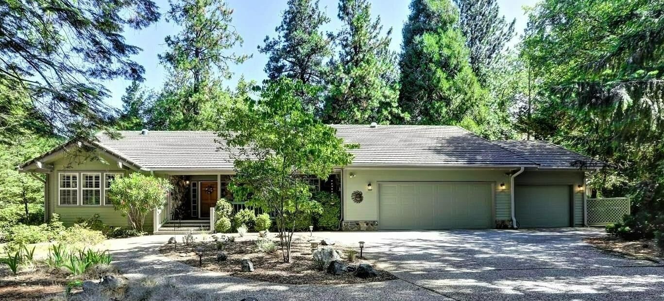 Property Photo: 11622 Cement Hill Road CA 95959