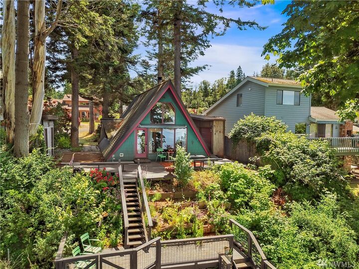 Property Photo:  6953 Birch Bay Dr  WA 98230 